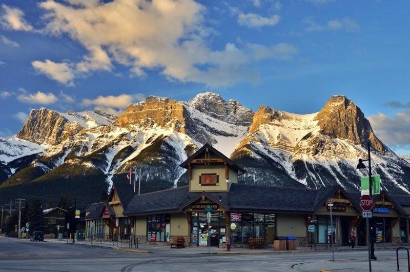 Cascade Penthouse By Canadian Rockies Vacation Rentals Canmore Exterior photo