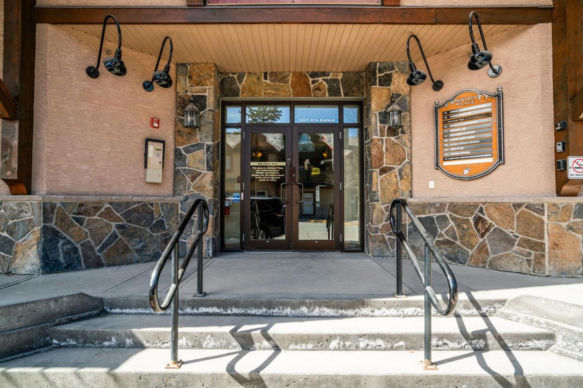 Cascade Penthouse By Canadian Rockies Vacation Rentals Canmore Exterior photo