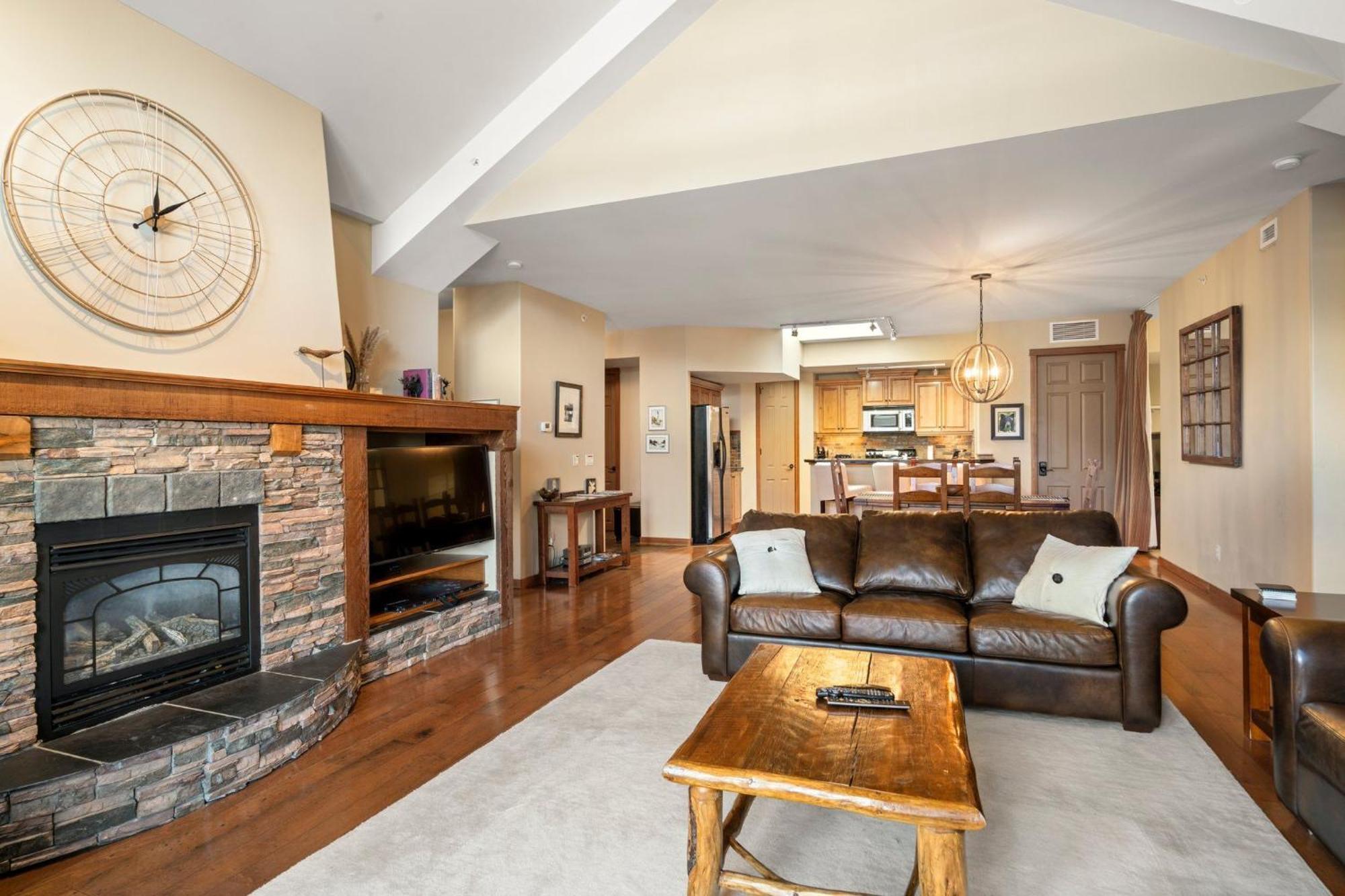 Cascade Penthouse By Canadian Rockies Vacation Rentals Canmore Exterior photo